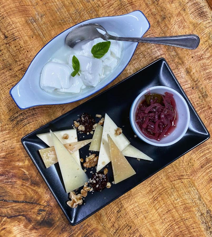 Locanda Tipica Sa Corte โอเลียนา ภายนอก รูปภาพ