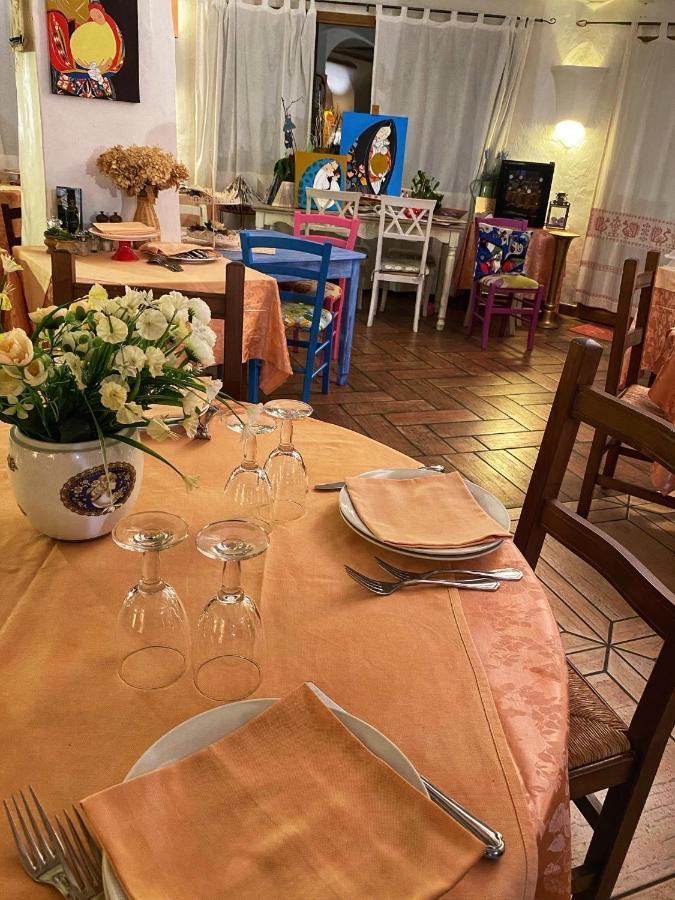 Locanda Tipica Sa Corte โอเลียนา ภายนอก รูปภาพ
