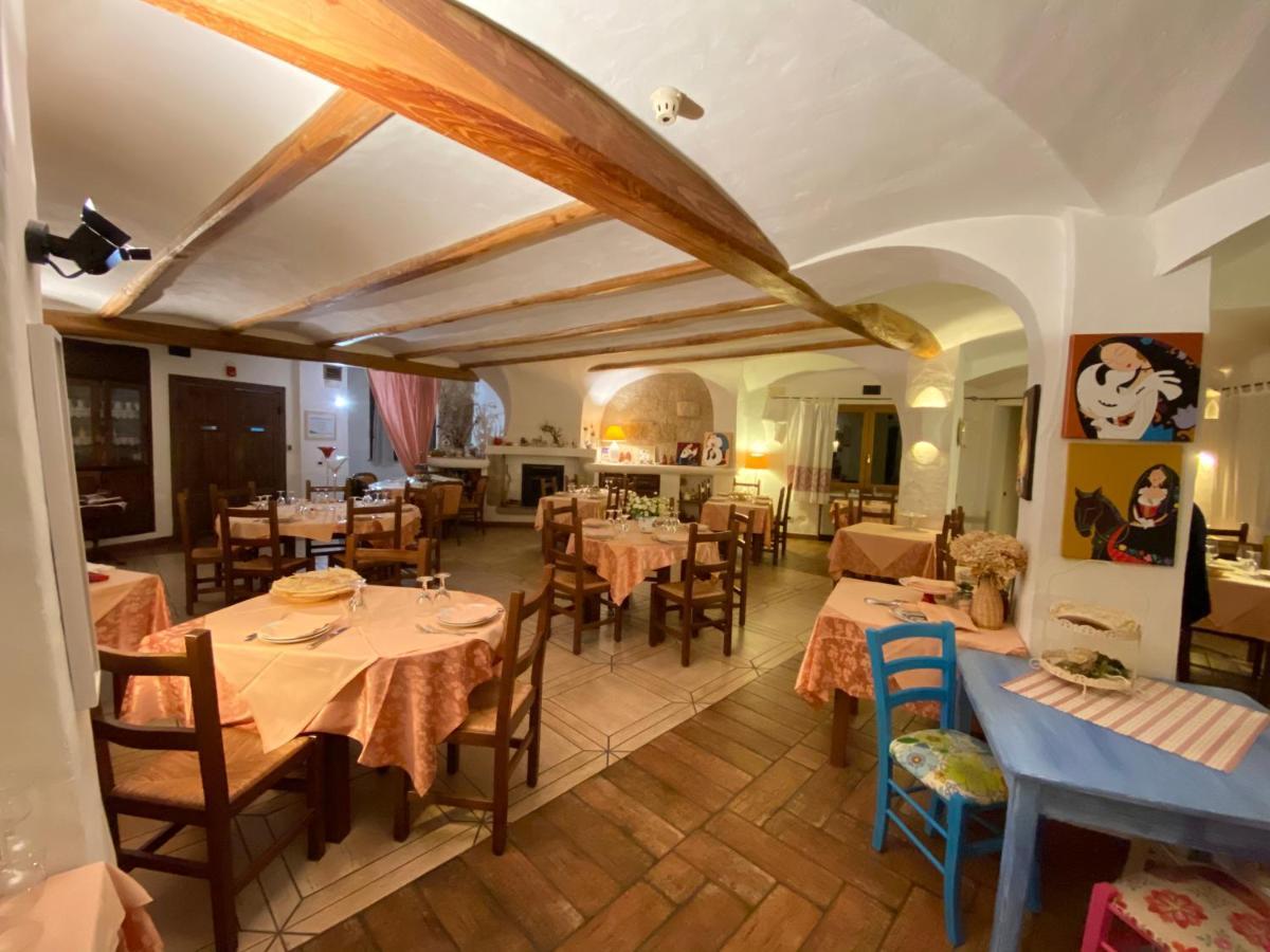 Locanda Tipica Sa Corte โอเลียนา ภายนอก รูปภาพ