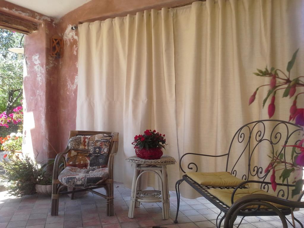 Locanda Tipica Sa Corte โอเลียนา ภายนอก รูปภาพ